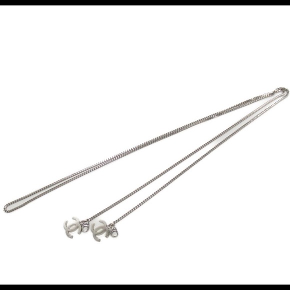 CHANEL Mittens w/ Chain - Picture 2 of 7